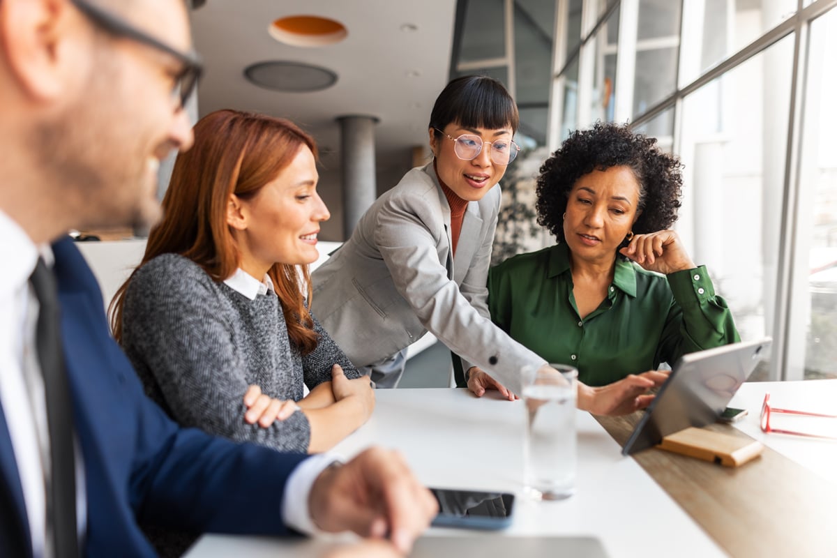 team-implementing-a-new-LOS-system image