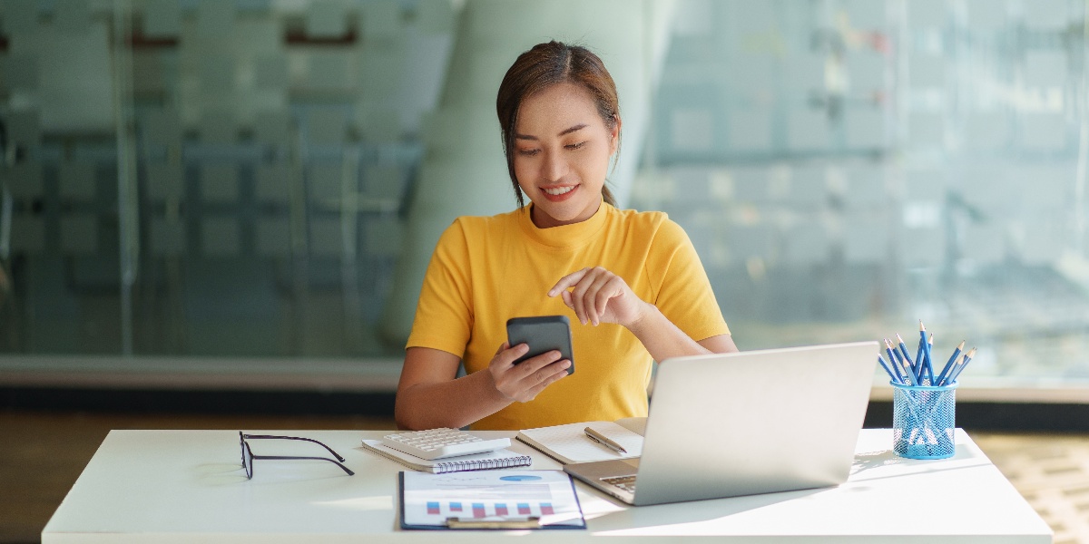 woman-using-digital-platform-for-banking