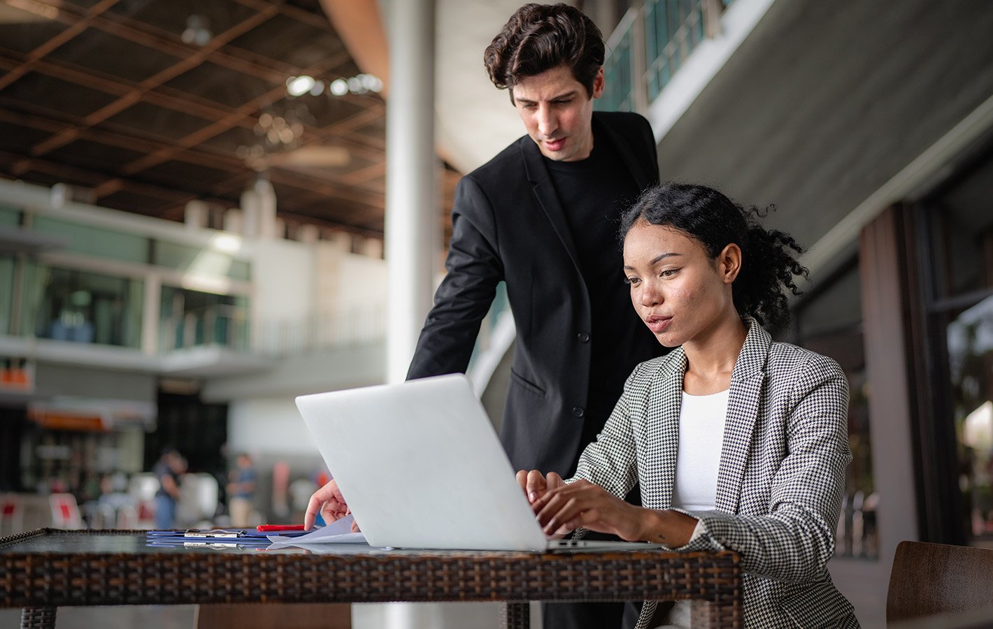 JH-Brand-DefenderNuture-FY26-RDP-ArticleImage-ModernFraudBSAPlatform-1420x900