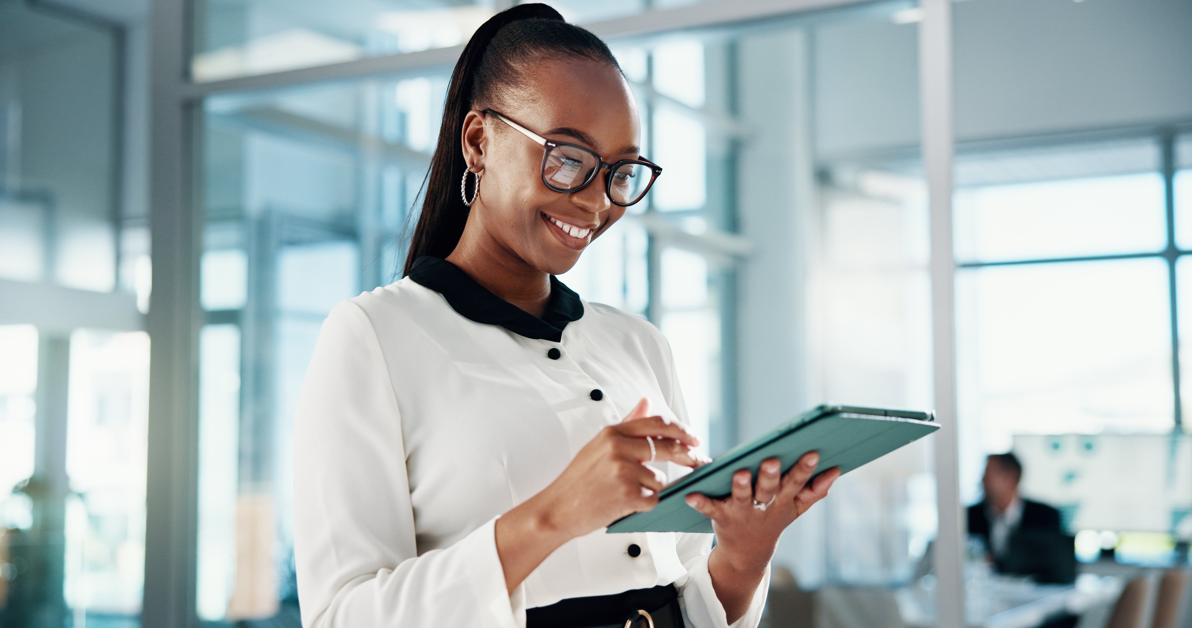Lady-learning-about-wire-transfer-modernization image