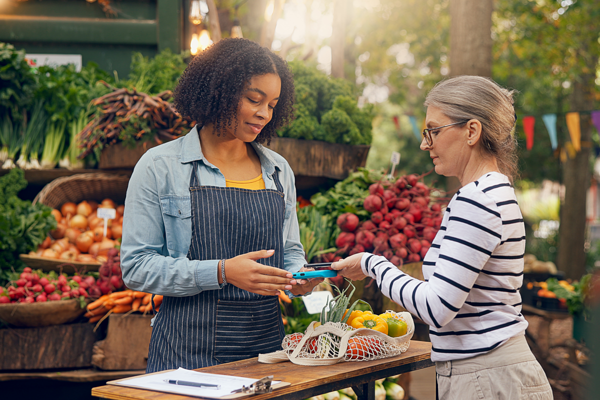 small-business-accepting-mobile-payment image