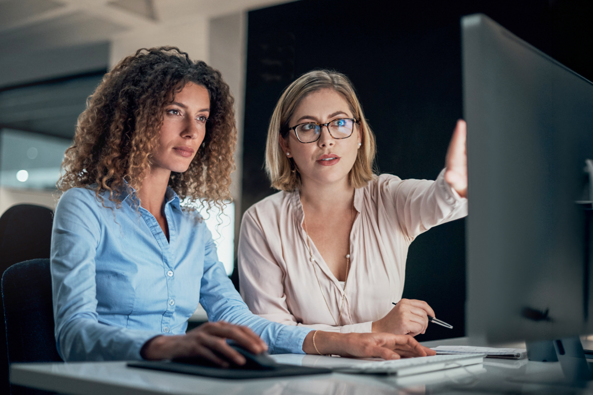 financial-leaders-learning-about-cybersecurity-trends image