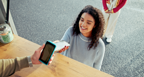 JH-Brand-SPS-DigitalBanking-WebUpdate-FY26-WebsiteGraphicAssets-DBPC-EmbeddedCardPay-610x330